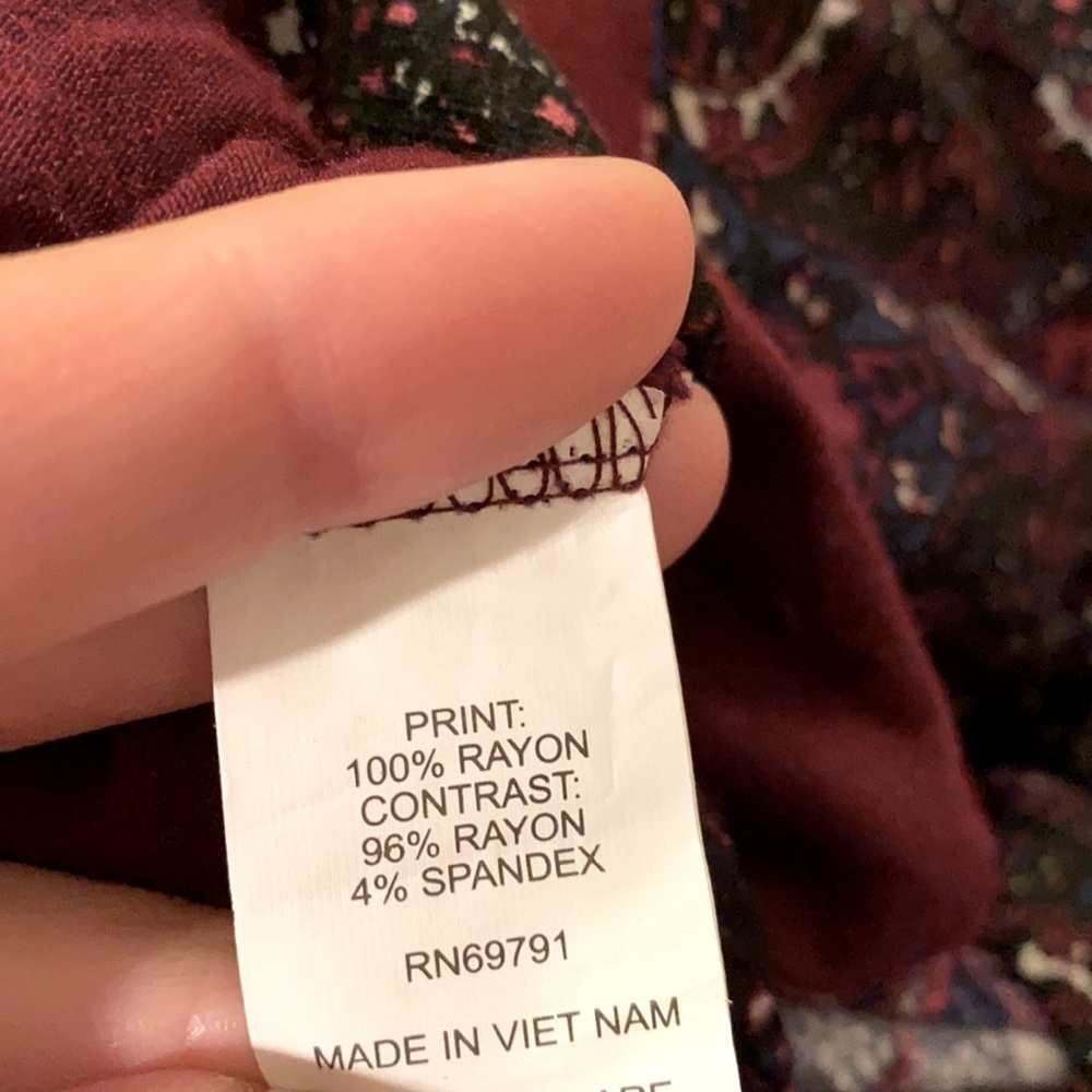 Fig & Flower plum maroon top women’s blouse Small - Picture 9 of 9